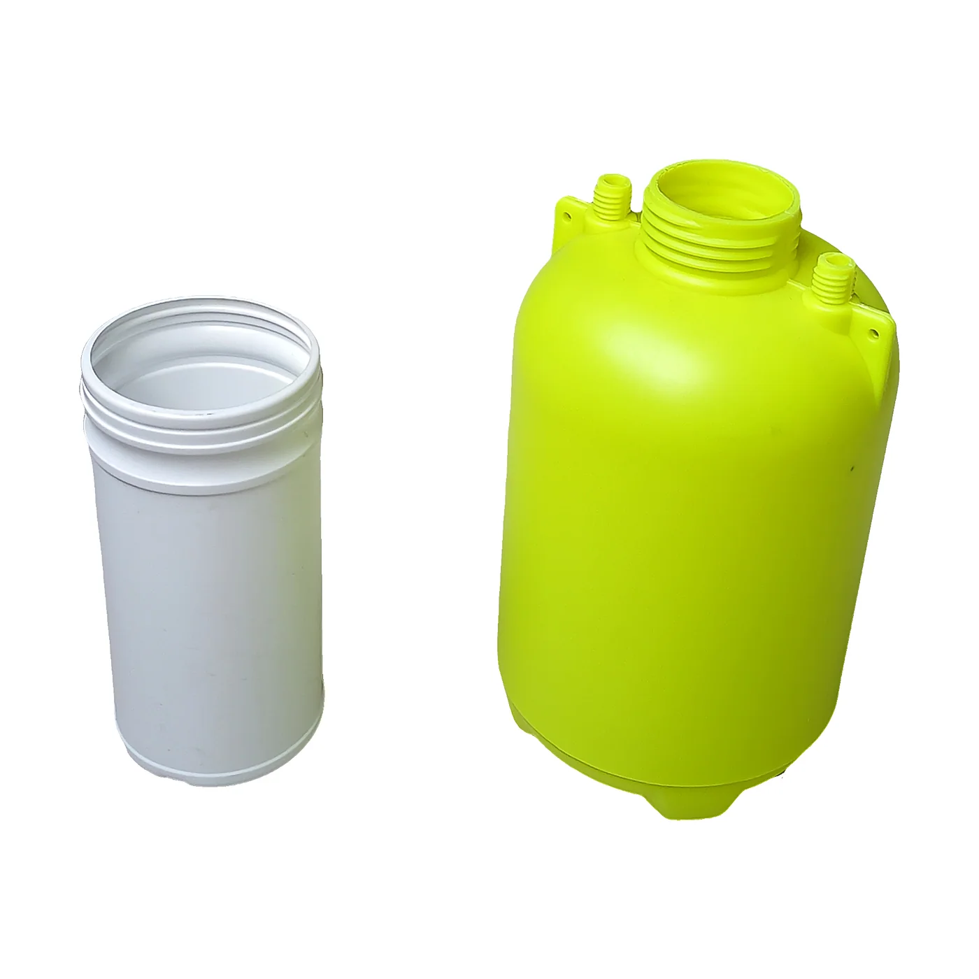 Plastic bucket body with white inner liner